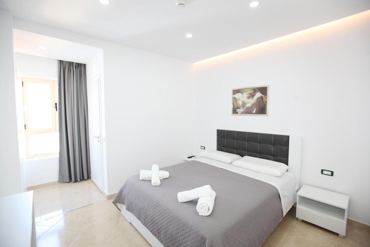 Nika Hotel Sarandë Exterior foto
